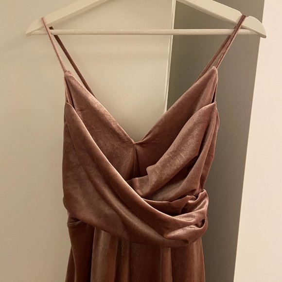 ASOS DESIGN velvet cami pephem midi dress - Picture 4 of 7